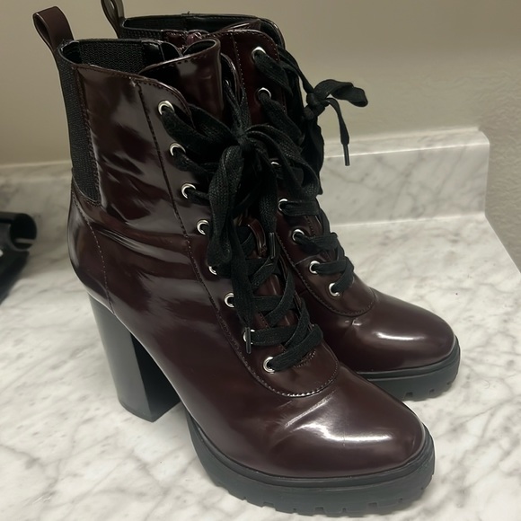 Steve Madden Latch boots size 9 Women's Burgundy in Color Lace Up Combat chunky - Picture 1 of 8